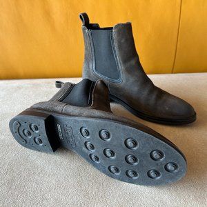 Thursday Duchess Chelsea Boots Size 8